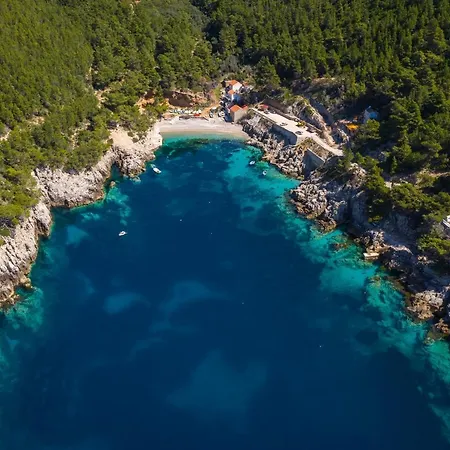 Apartmets Sutmiholjska *