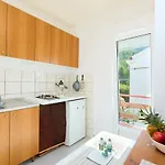 Apartmets Sutmiholjska *
