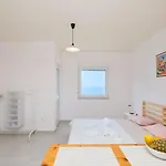 Daire Apartmets Sutmiholjska *